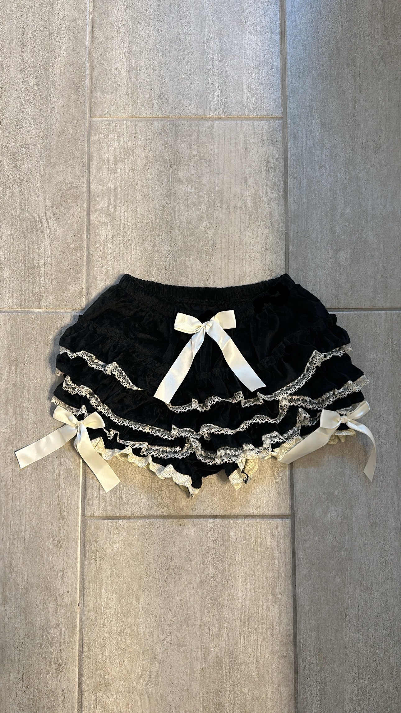 Velvet Bow Ruffle Shorts